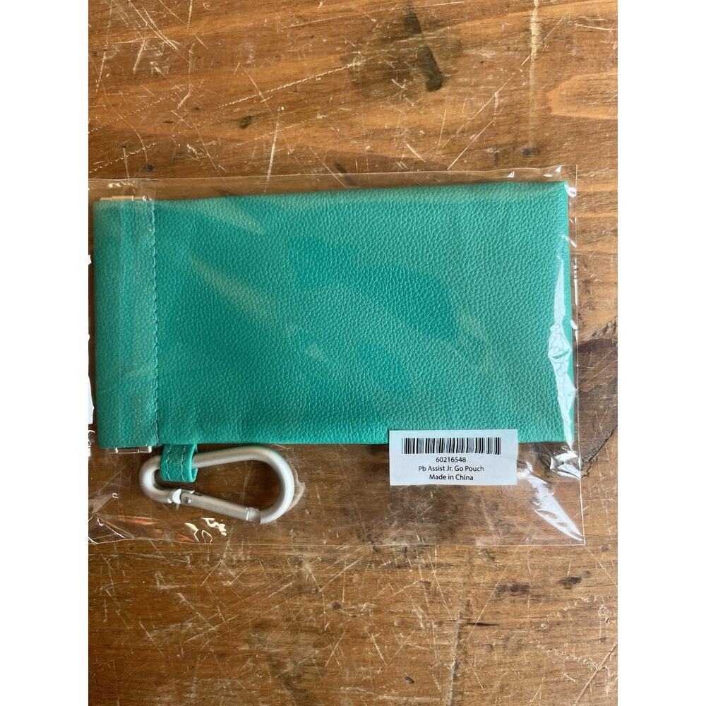 Doterra Green Solid Pouch with Logo Accents & Carabiner Clip - Picture 2 of 2